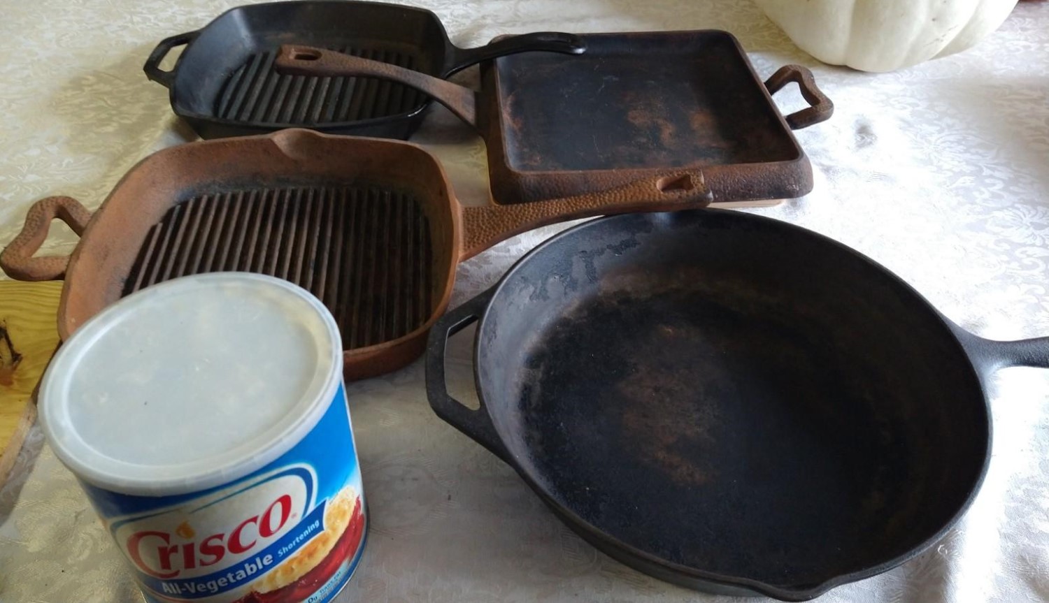 how to season cast iron skillet